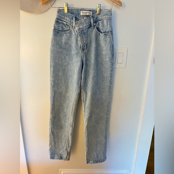 ultra high rise 90’s straight jean - Picture 4 of 5